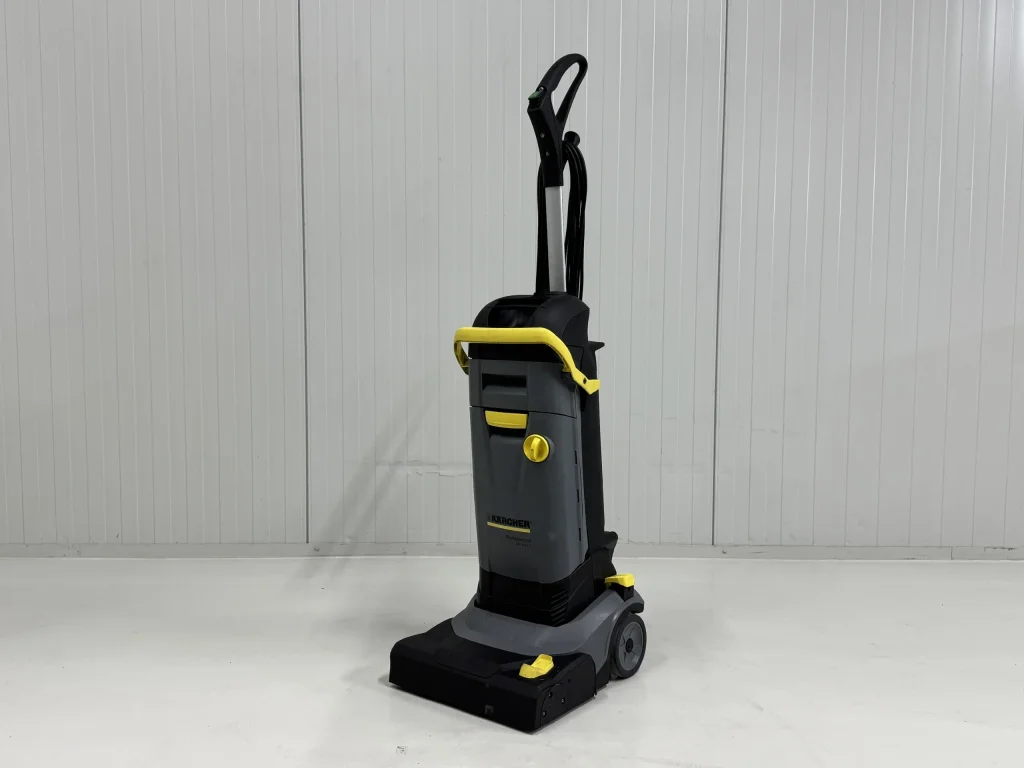 KARCHER SCHROBMACHINE BR 30/4 C 2021