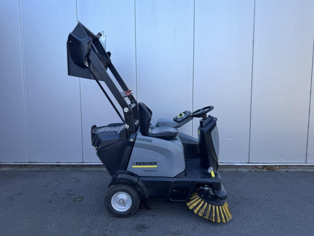 KARCHER Veeg-/zuigmachine KM 105/110 R Bp Pack + sikkelzijbezem