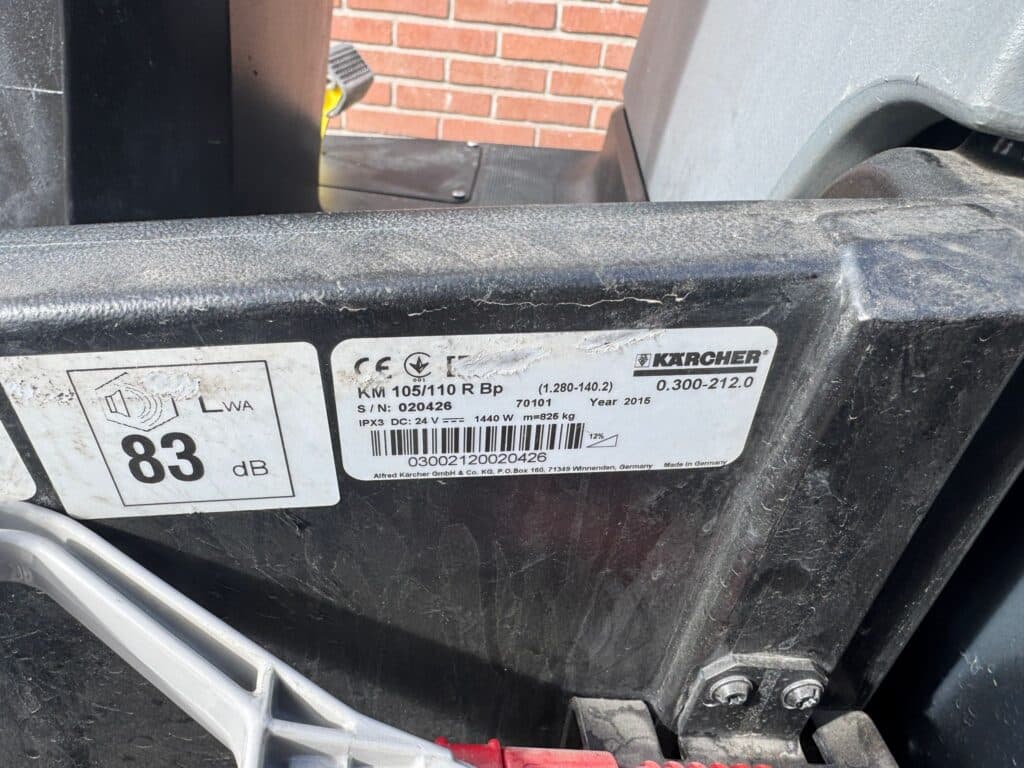 KARCHER Veeg-/zuigmachine KM 105/110 R Bp Pack + sikkelzijbezem